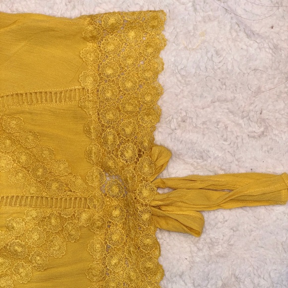 Self Esteem Lace Crop Top 💛 - Picture 3 of 3